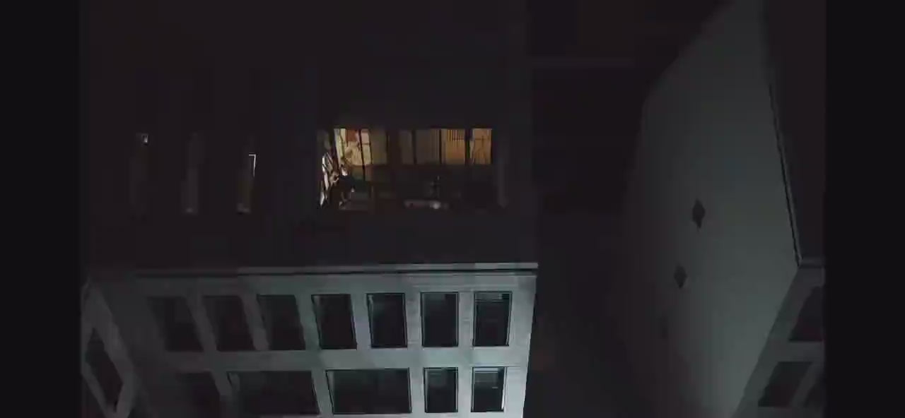 Tethered drone lighting UG2L, UG1LA, UG2LS, UG2LE illuminating an urban party with high-brightness, portable drone lights.