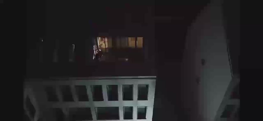 Tethered drone lighting UG2L, UG1LA, UG2LS, UG2LE illuminating an urban party with high-brightness, portable drone lights.